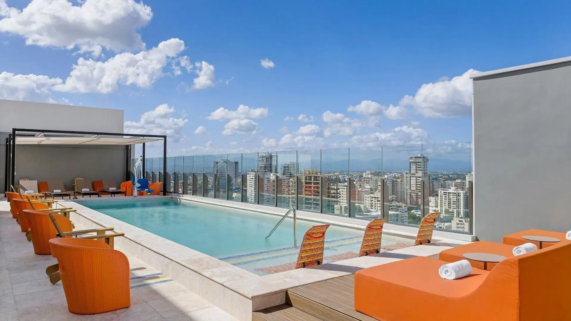 Aloft Santo Domingo Piantini Hotel